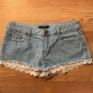 Lace Detailed Jean Shorts